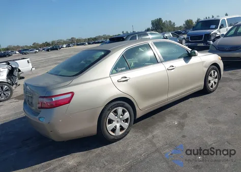 2007 Toyota Camry Le z USA, uszkodzony, nr VIN 4T1BE46K57U096801
